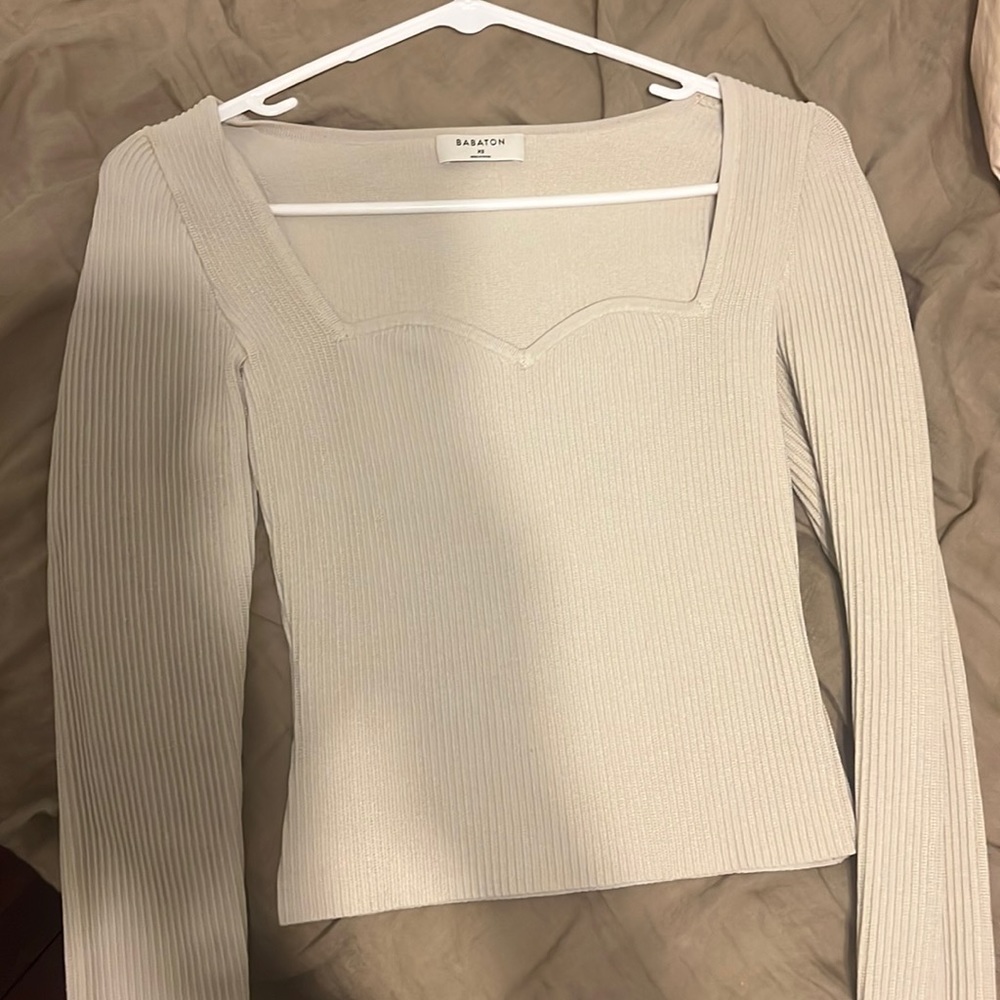 Cute beige aritzia top great for jeans or trousers or a midi skirt